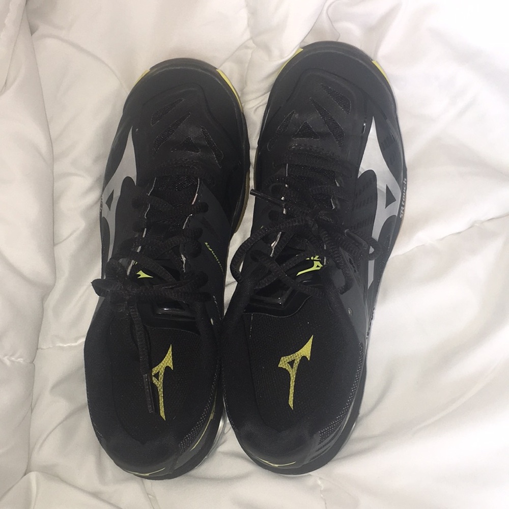 Mizuno Wave Lightning Volleyball Shoes